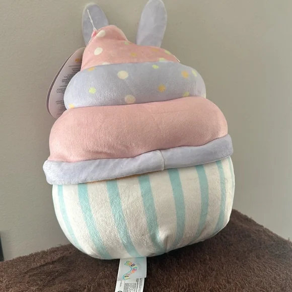 Aligail Squishmallow 8” Holiday Easter Cupcake Plush - Picture 4 of 5